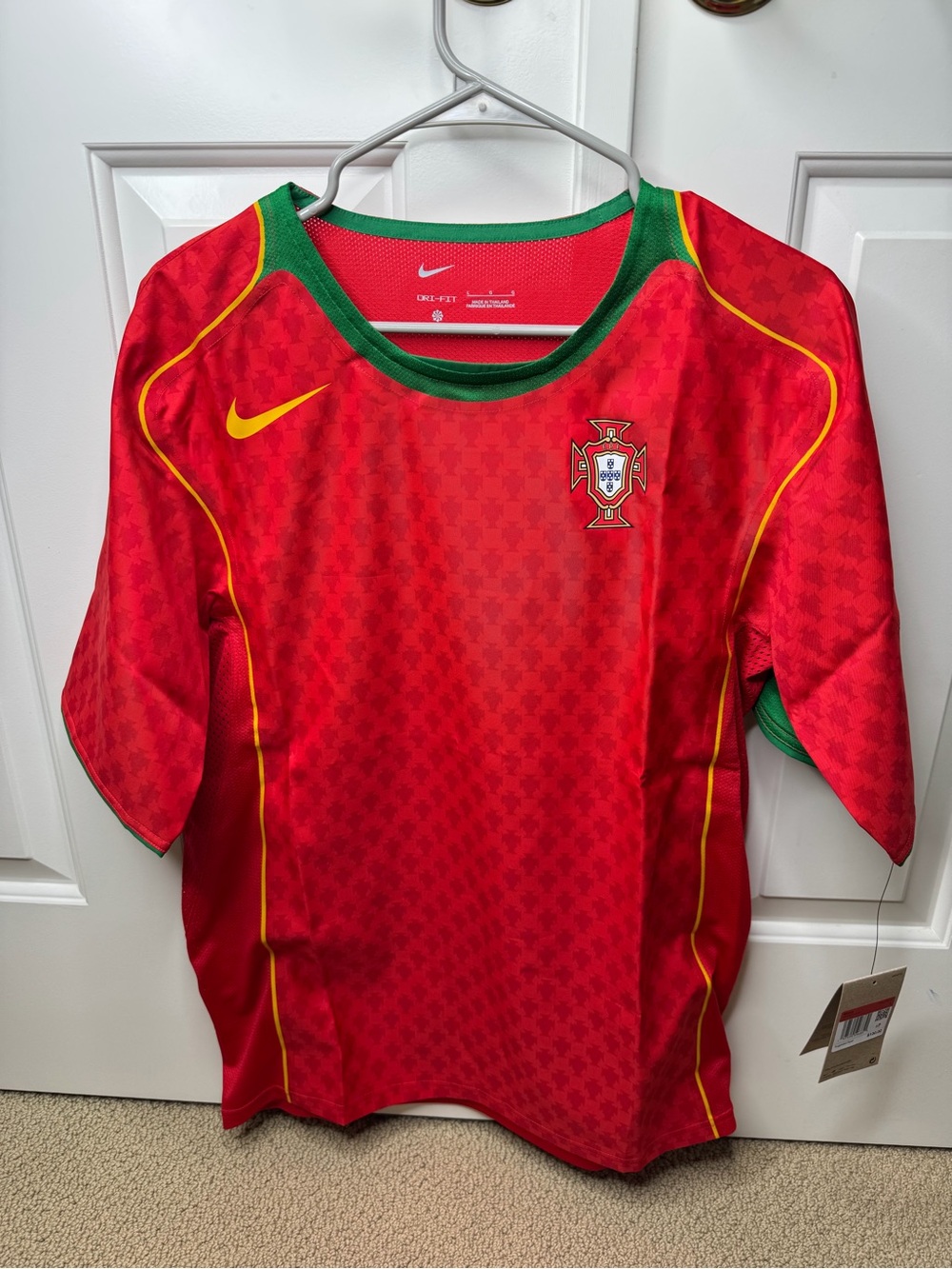 Nike Portugal 2004 Reissue Soccer Jersey BRAND NEW w/Tags (Men’s Size Large)